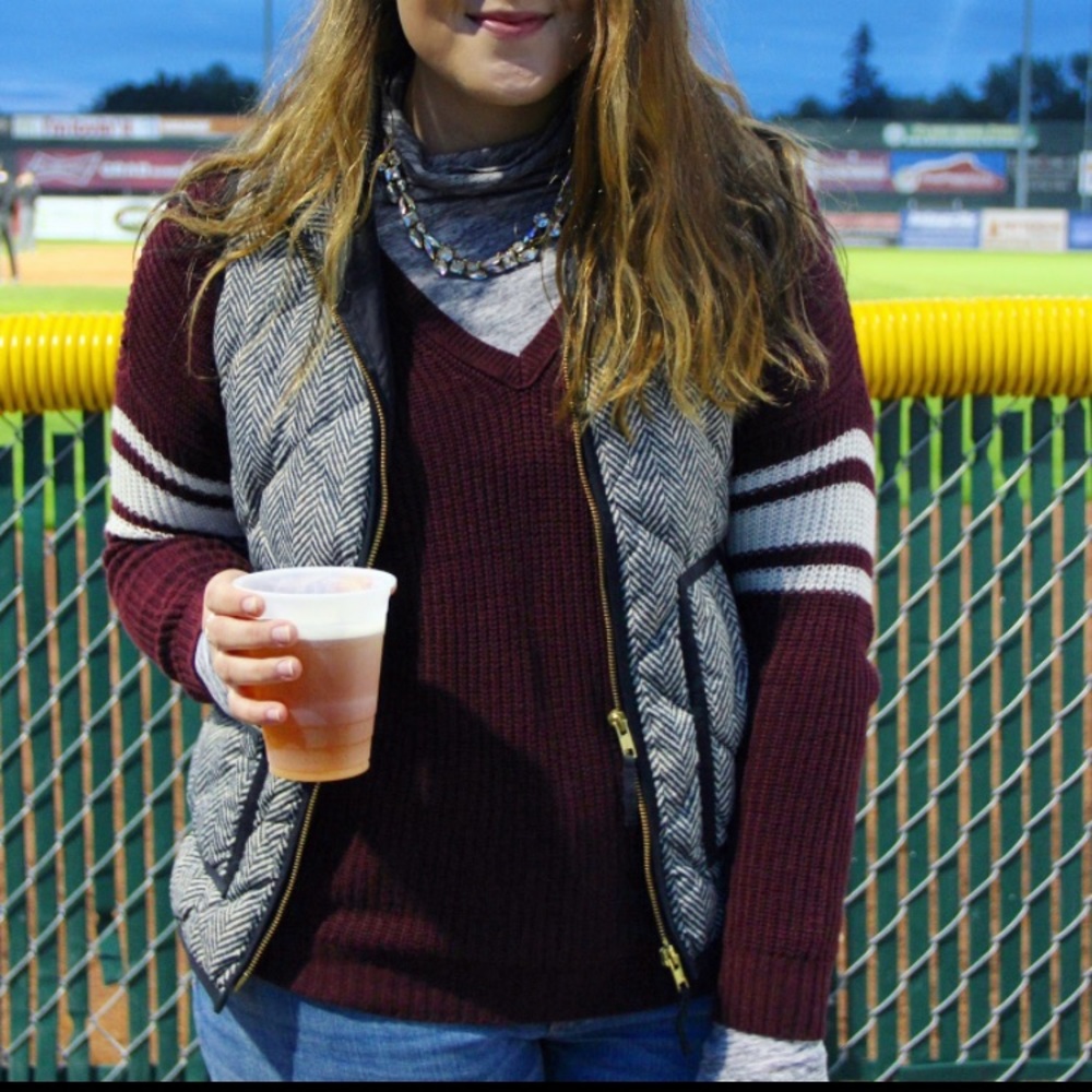 American Eagle V-Neck sweater